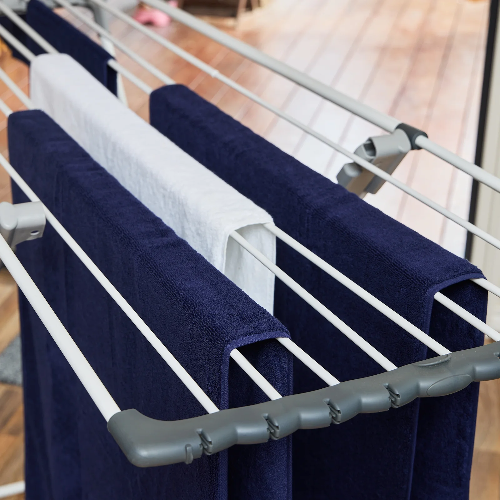 Pacific air discount extendable clothes airer